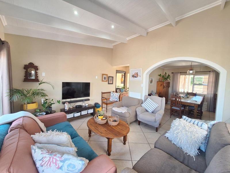 3 Bedroom Property for Sale in Fraaiuitsig Western Cape